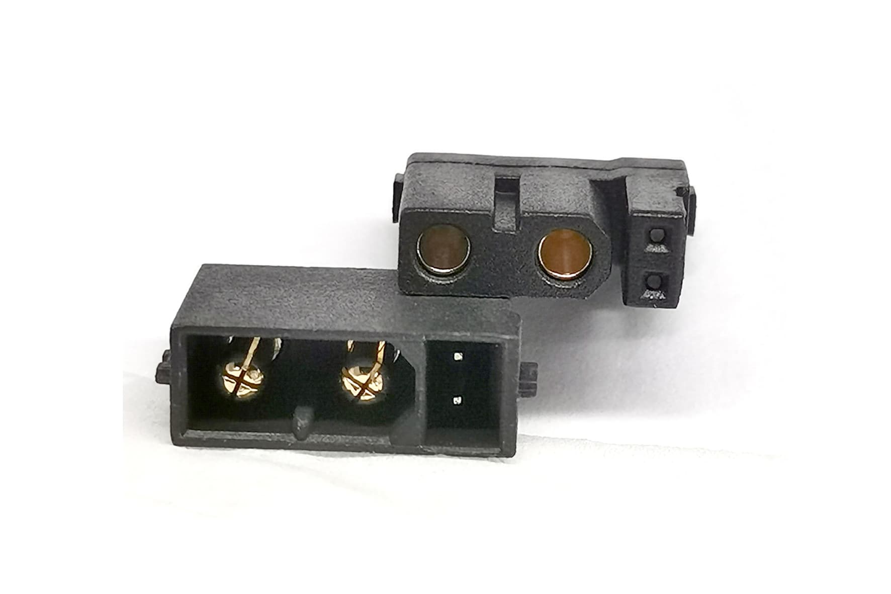 XT30(2+2)-F product image